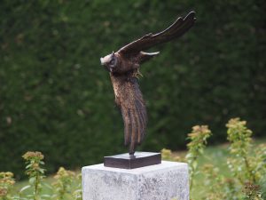 Tuinbeeld - bronzen beeld - Uil in vlucht - Bronzartes - 48 cm hoog