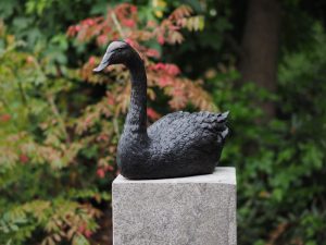 Tuinbeeld - bronzen beeld - Grote zwaan - Bronzartes - 34 cm hoog