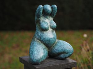 Tuinbeeld - bronzen beeld - Dikke dame "Belle Donna" - Bronzartes - 32 cm hoog