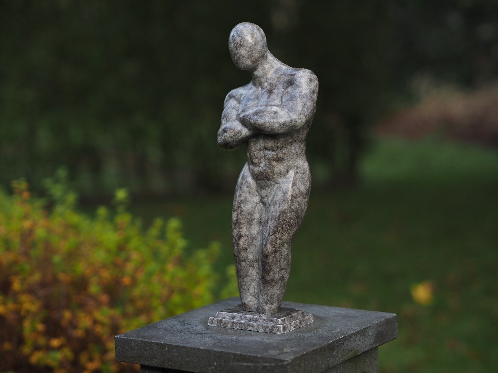 Met pensioen gaan porselein zanger Tuinbeeld - modern bronzen beeld - Sterke man " Vincent" - Bronzartes - 36  cm hoog - trendybywave.nl