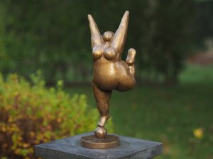 Tuinbeeld - bronzen beeld - Dikke dame "Belle Fleur" - Bronzartes - 37 cm hoog