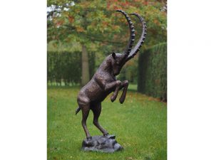 Tuinbeeld - bronzen beeld - Steenbok - 163 cm hoog Bronzartes