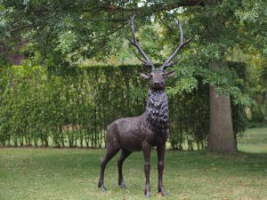 Tuinbeeld - bronzen beeld - Groot hert - 216 cm hoog