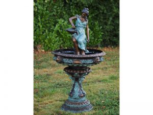 Tuinbeeld - bronzen beeld - Vrouw met kruik fontein - 165 cm hoog