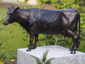 Tuinbeeld - bronzen beeld - Koe - 35 cm hoog