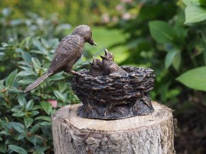 Tuinbeeld - bronzen beeld - Vogelnestje - Bronzartes - 14 cm hoog