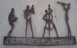 Tuinbeeld - bronzen beeld - Muurdecoratie jazz club - Bronzartes - 33 cm hoog