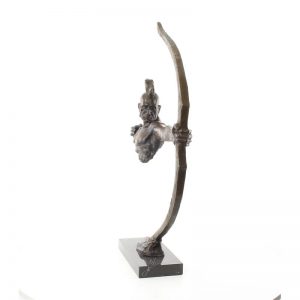 Indiaanse krijger met boog - decoratief - brons sculptuur - h85,7 cm