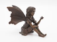 Tuinbeeld - bronzen beeld - Zittend elfje