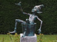 Tuinbeeld - bronzen beeld - Pixie met emmer Bronzartes