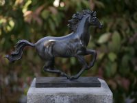 Tuinbeeld - bronzen beeld - Paard op voet