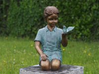 Tuinbeeld - bronzen beeld - zittende jongen