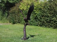 Tuinbeeld - bronzen beeld - Arend op tak