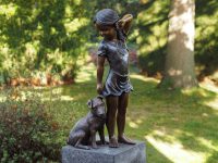 Tuinbeeld - bronzen beeld - Meisje met hond