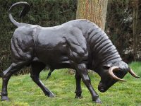 Tuinbeeld - bronzen beeld - Stier