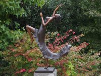 Tuinbeeld - bronzen beeld - Dansende vrouw
