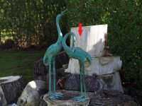 Tuinbeeld - bronzen beeld - kraanvogel kop omlaag