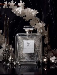 60 x 80 cm - glasschilderij - parfumfles - Louis Vuitton - schilderij fotokunst - foto print op glas